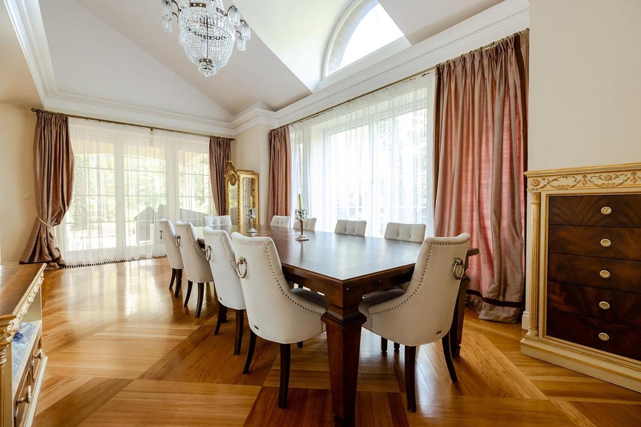 Luxury Villa Indoor Pool Warsaw Magdalenka エクステリア 写真