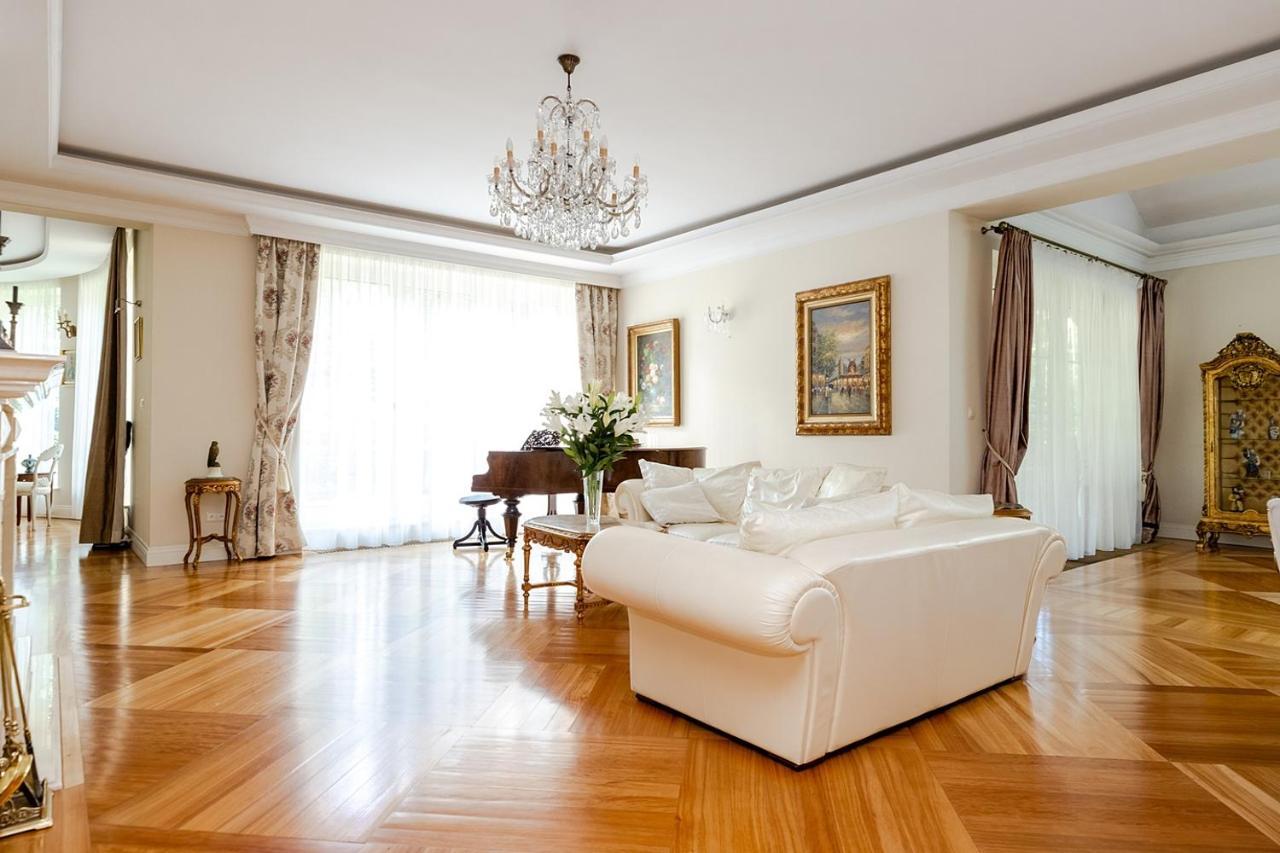 Luxury Villa Indoor Pool Warsaw Magdalenka エクステリア 写真