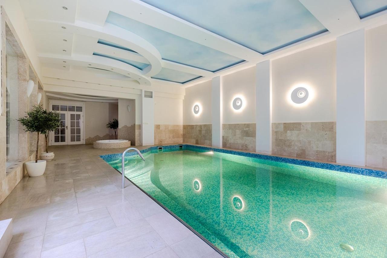 Luxury Villa Indoor Pool Warsaw Magdalenka エクステリア 写真