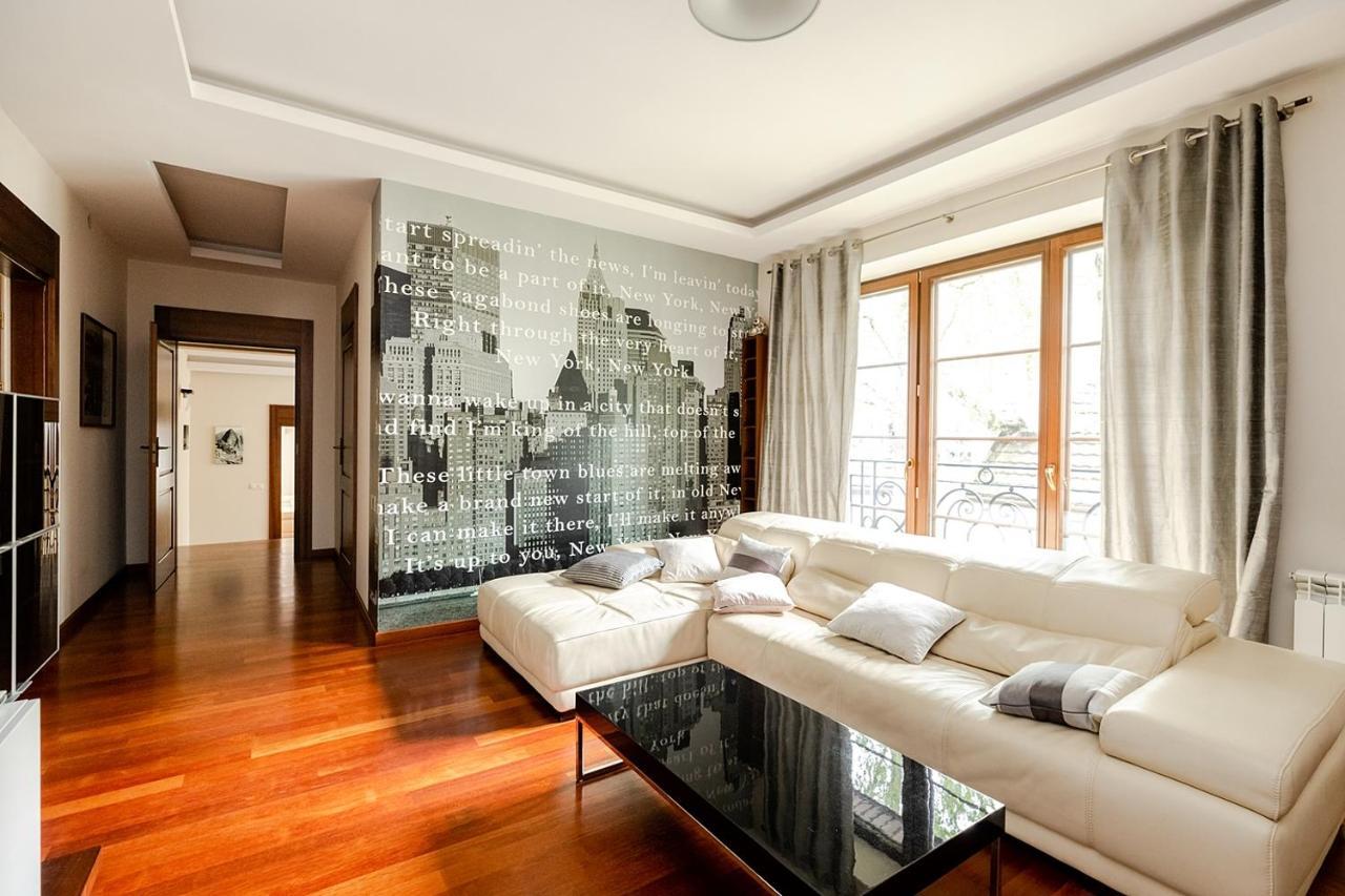 Luxury Villa Indoor Pool Warsaw Magdalenka エクステリア 写真
